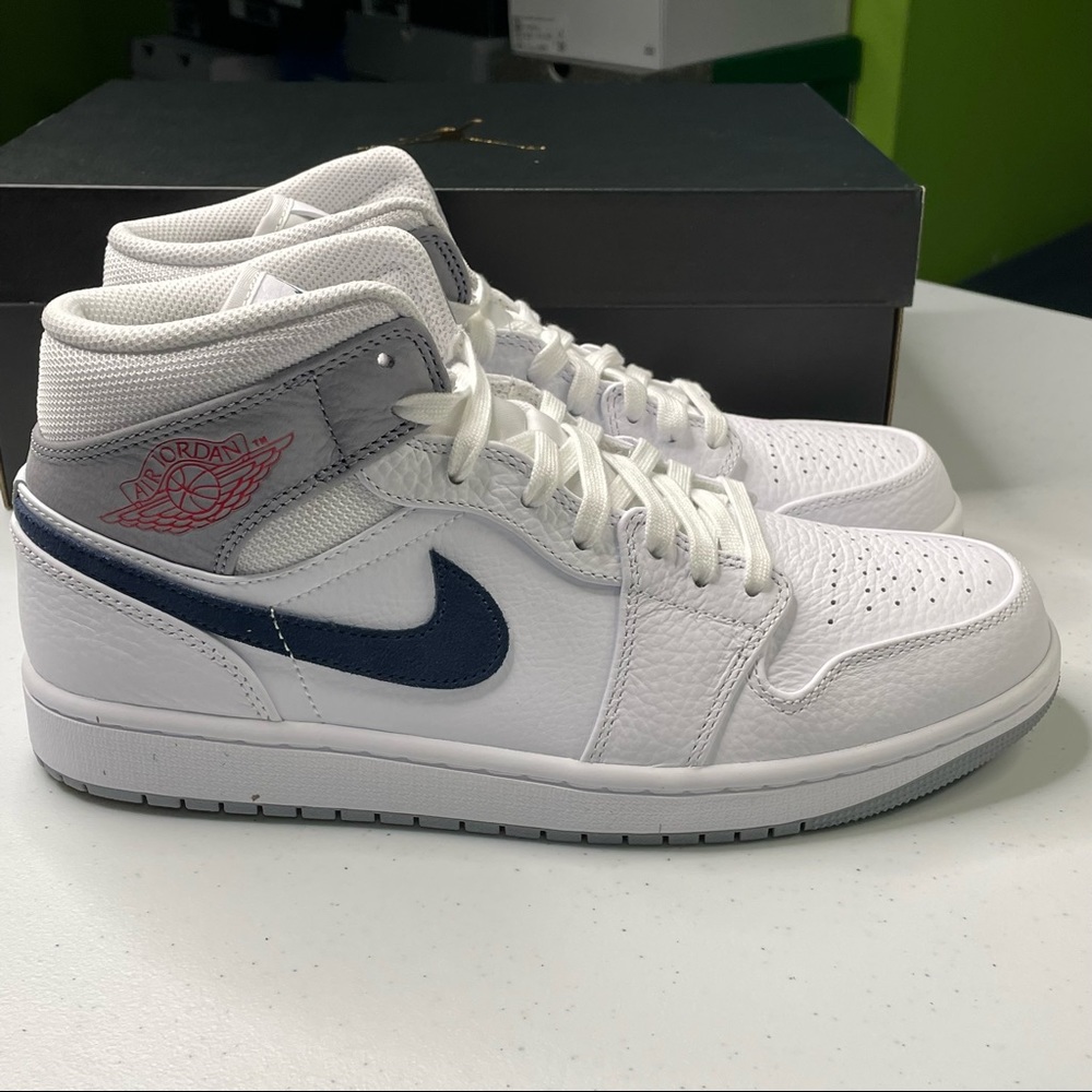 Air Jordan 1 Mid P1 Mens Size 9.5 White Leather Sneakers Basketball Shoes